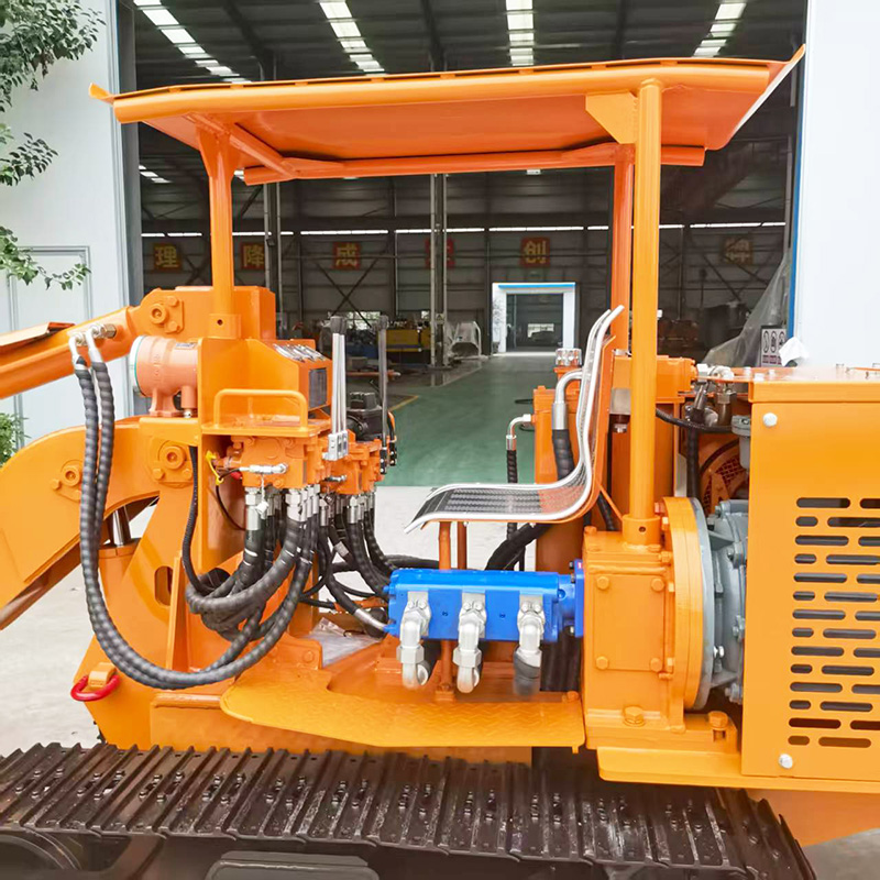 Mini carregadora de rochas com descarga lateral